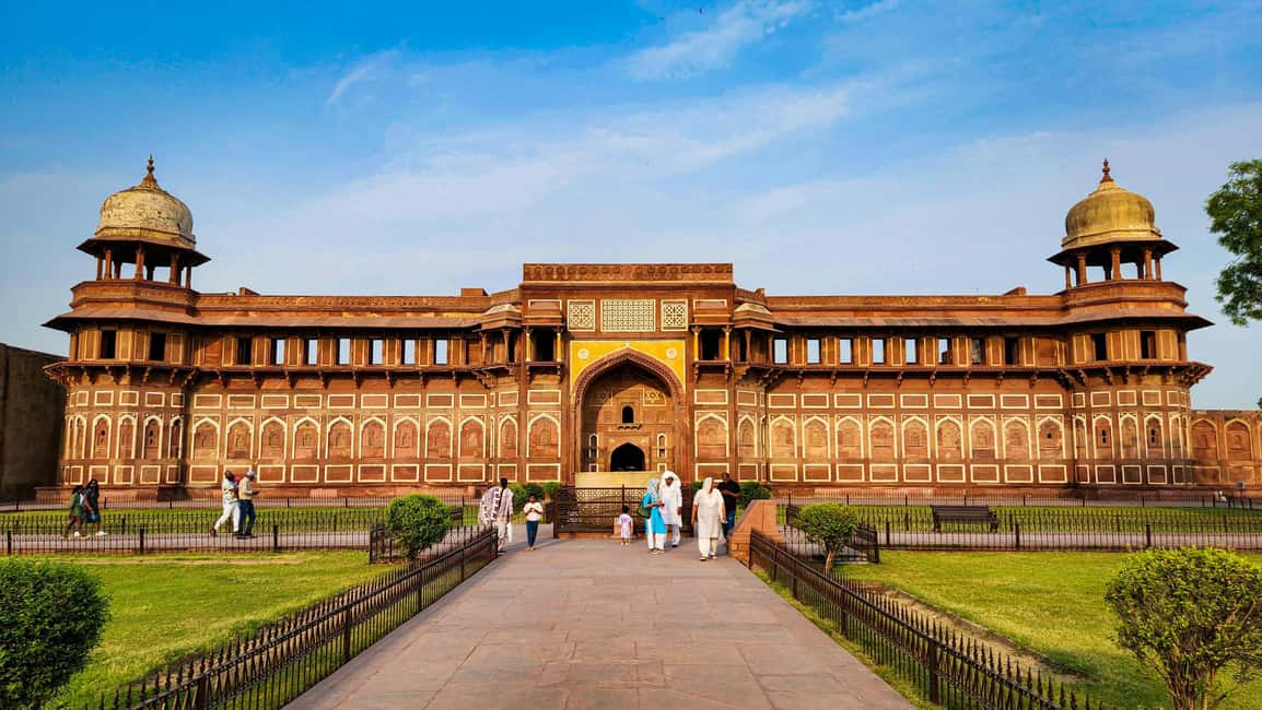Agra Fort: Guided UNESCO Heritage Walking Tour - Key highlights to look for