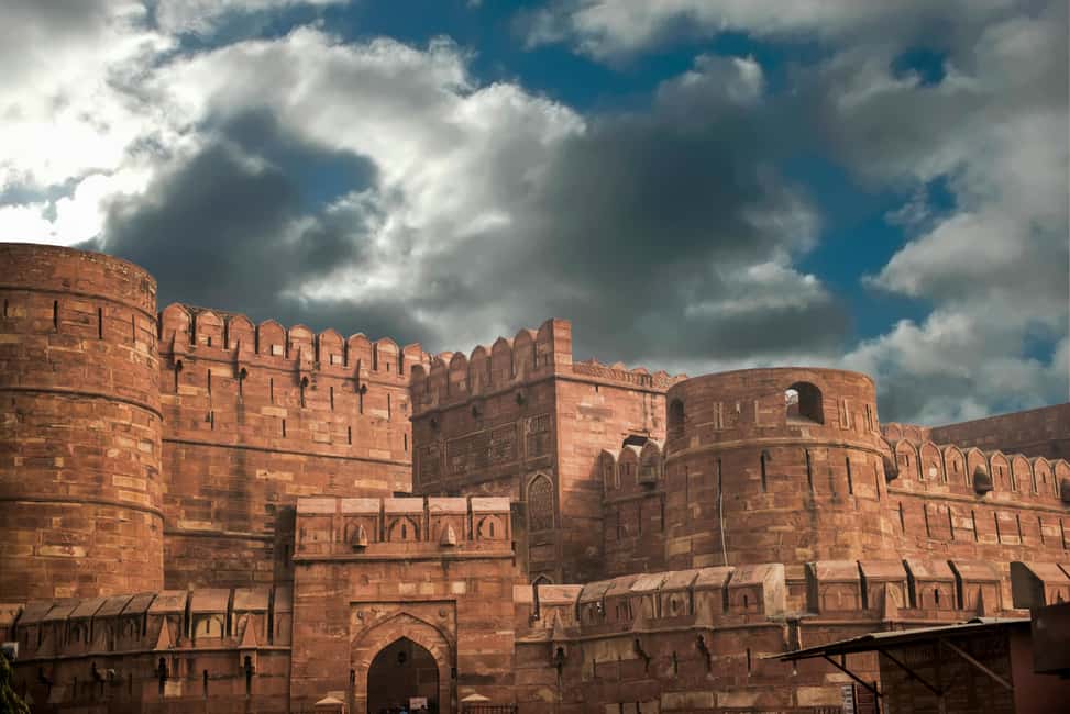 Agra Fort: Guided UNESCO Heritage Walking Tour - Entering Agra Fort From Amar Singh Gate
