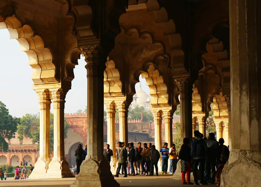 Agra Fort: Guided UNESCO Heritage Walking Tour - Jahangiri Mahal and the court-palace blend