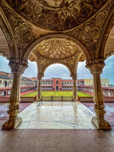 Agra Fort: Guided UNESCO Heritage Walking Tour - Diwan-i-Am to Diwan-i-Khas: Mughal power in plain sight