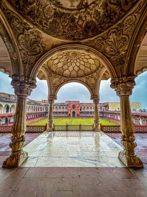 Agra Fort: Guided UNESCO Heritage Walking Tour - Diwan-i-Am to Diwan-i-Khas: Mughal power in plain sight