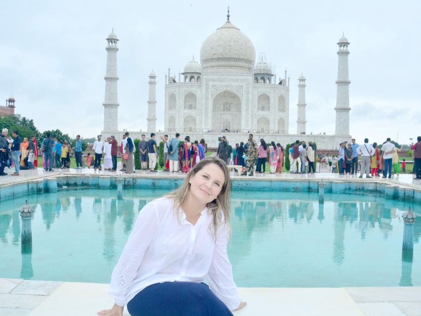 Agra: Guided City Tour Taj Mahal Agra Fort & Baby Taj by Car - Agra Fort in one guided hour: the Mughal power center