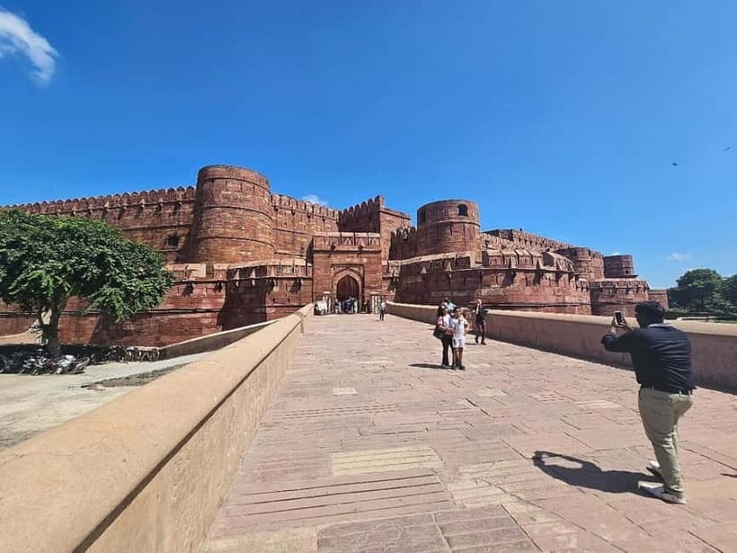 Agra: Guided City Tour Taj Mahal Agra Fort & Baby Taj by Car - Lunch break: what’s included and how to plan for it