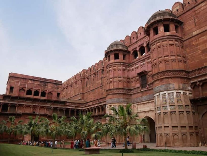 Agra: Guided City Tour Taj Mahal Agra Fort & Baby Taj by Car - Who this tour suits best (and who should think twice)