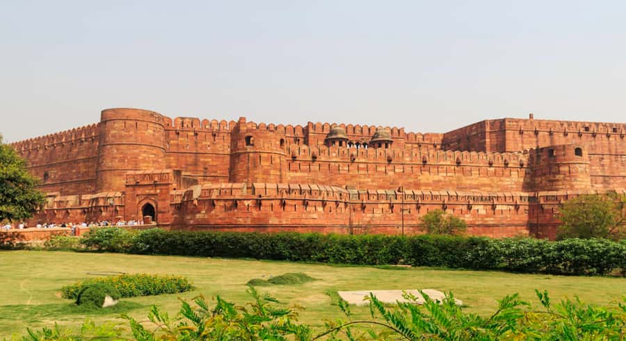 Agra: Premier Tour of Taj Mahal & Agra Fort All Inclusive - Price and logistics: what $10 really buys you