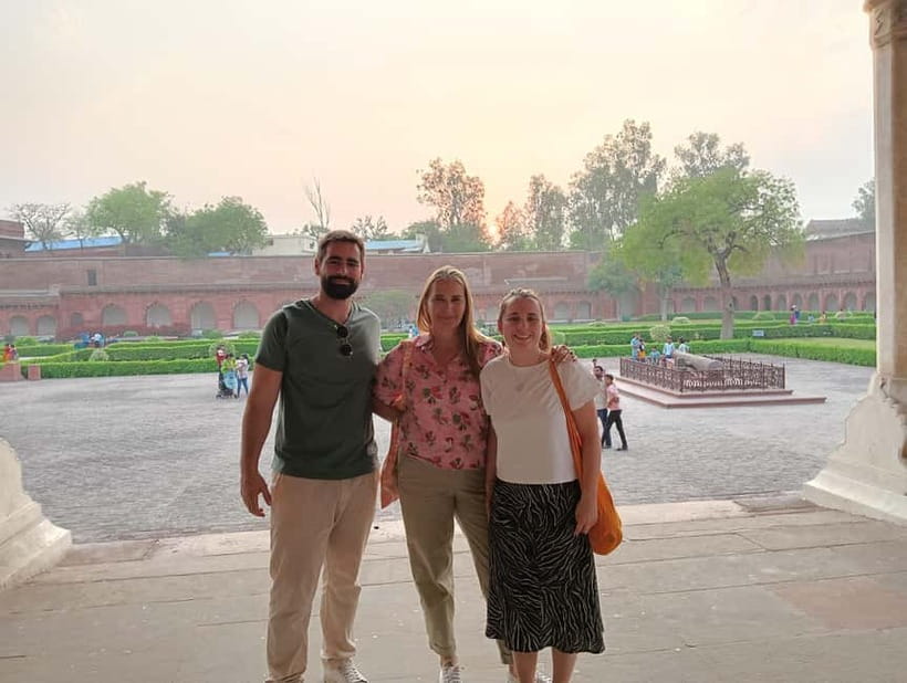 Agra: Taj Mahal and Agra Fort Private Tour with Lunch - Breakfast Break in Agra: Time to Recharge Before Fort Mode