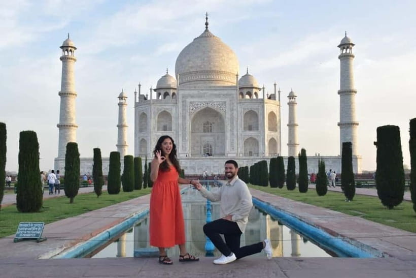 Agra: Taj Mahal & Mausoleum Skip-the-Line Tour with Options - Private guide and vehicle: what the money is really buying