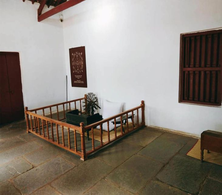 Ahmedabad: Private Temples and Religion Tour with Stepwell - Sidi Saiyyed Mosque: A Lattice Window You Can’t Unsee