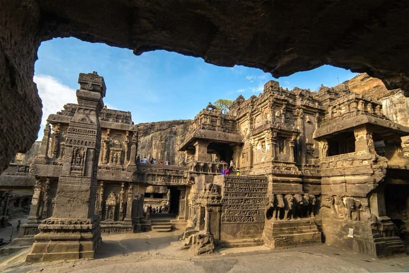 Ajanta & Ellora : Day Tour from Mumbai with Flight Tickets - Aurangabad pause: dinner, snacks, and a market stop