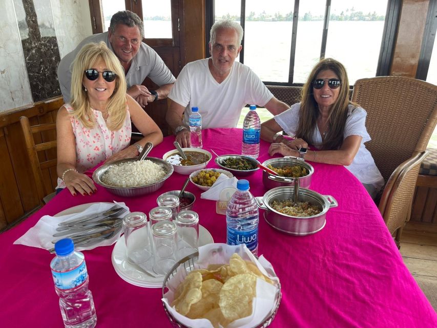 Aleppey Houseboat backwater Day Tour with Lunch and pickup - The human touch: crews and drivers who shape the day