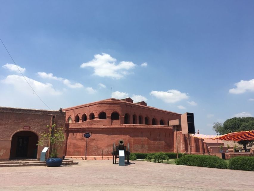 Amritsar: Small Group Sightseeing Tour with Wagah Border - Grand Trunk Road and Wagah Border: The Ceremony Endgame