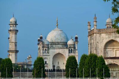 Aurangabad: 3-day Lonar Crater, Ajanta, & Ellora Caves Tour - Getting Around: Private AC Transport That Actually Reduces Stress