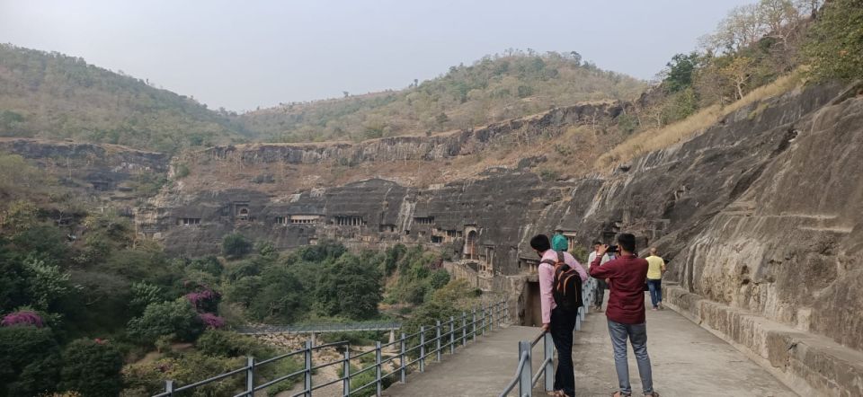 Aurangabad to Ajanta and Ellora: 2-Day All-Inclusive Tour - Day 1: Aurangabad to Ajanta Caves (and why the start matters)