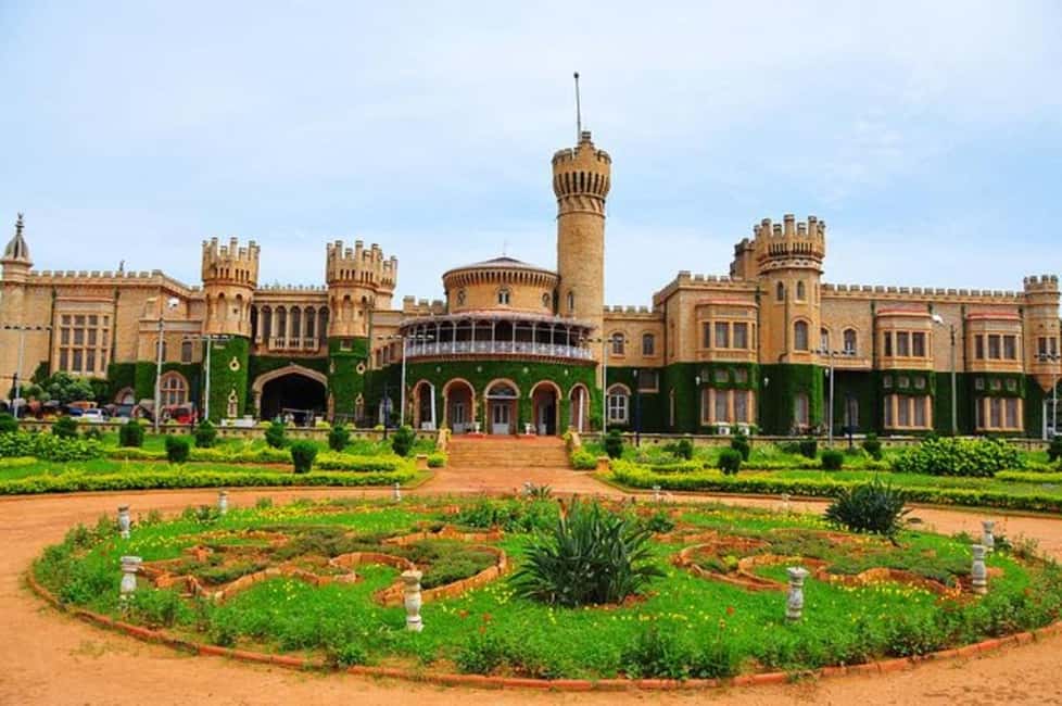 Bangalore City Tour: Walking, Palace & Temples - Bull Temple and ISKCON Temple: two temple styles in one day