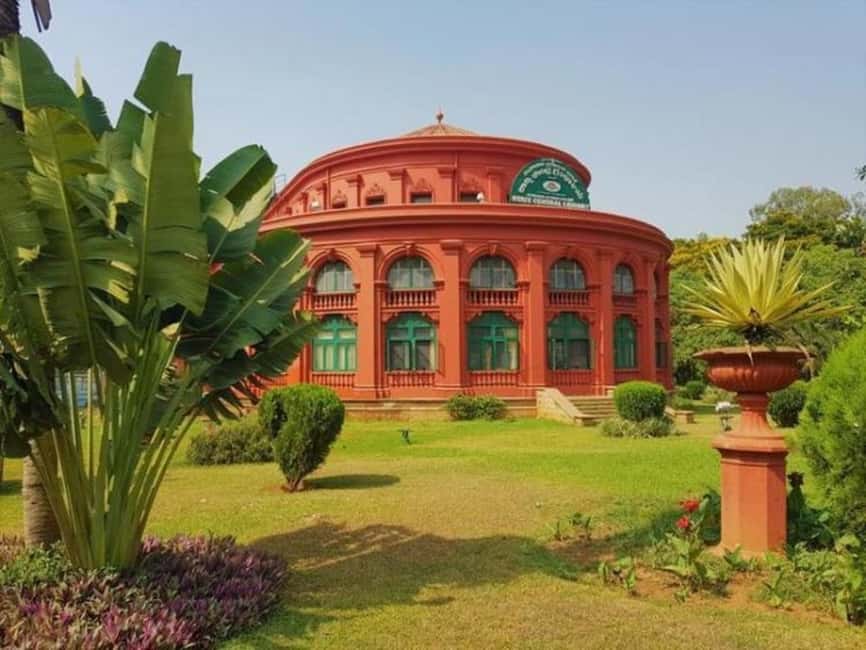 Bangalore City Tour: Walking, Palace & Temples - Guide quality can make or break the day