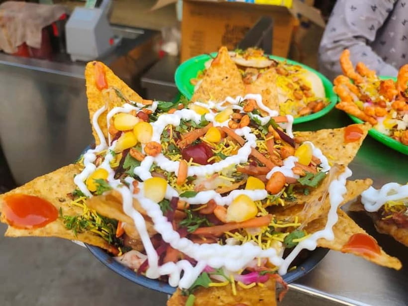 Bangalore : Evening Food Street Walk and Market Visit - KR Market: flower-trade stories and the kind of history you can smell