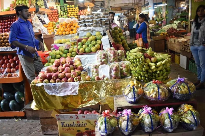Bangalore : Evening Food Street Walk and Market Visit - V. V. Puram and Thindi Beedi: the street-food lineup you’ll actually remember
