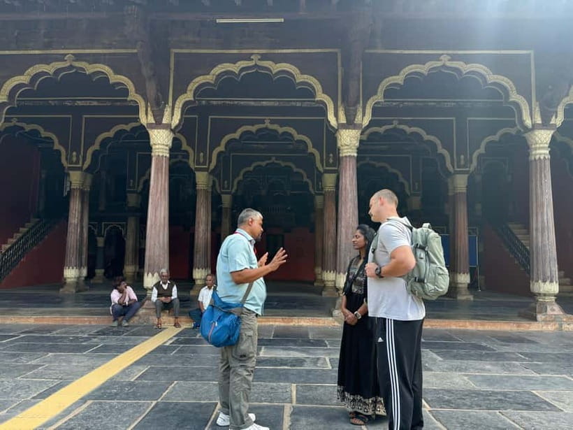Bangalore: Palace, Temples, Fort & Markets Walking Tour - Vishnu Temple: Prayer You Can Hear and Watch