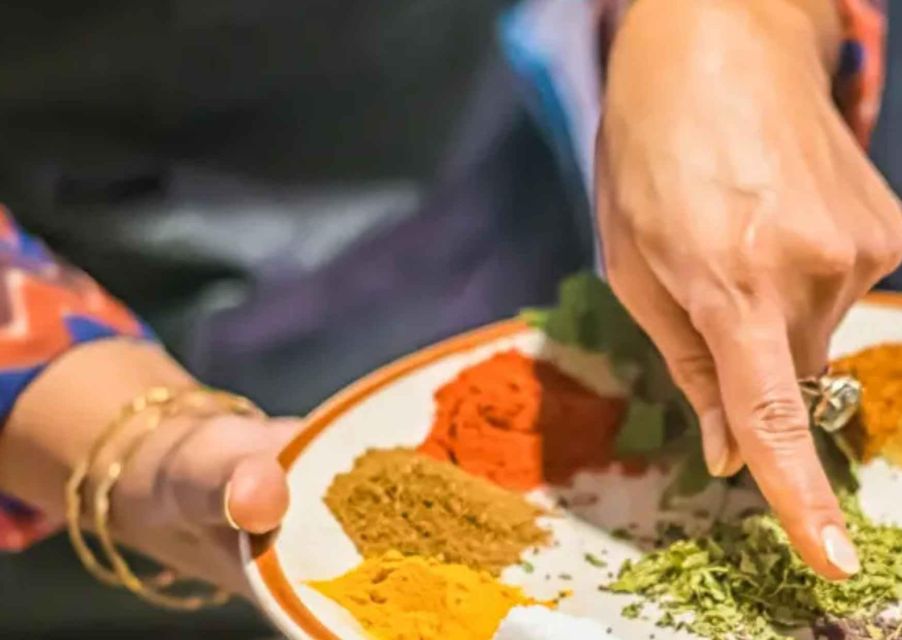 Bangalore: Traditional Cooking Classes & Dinner with Family - A 3-Hour Home-Kitchen Dinner Plan in Bangalore
