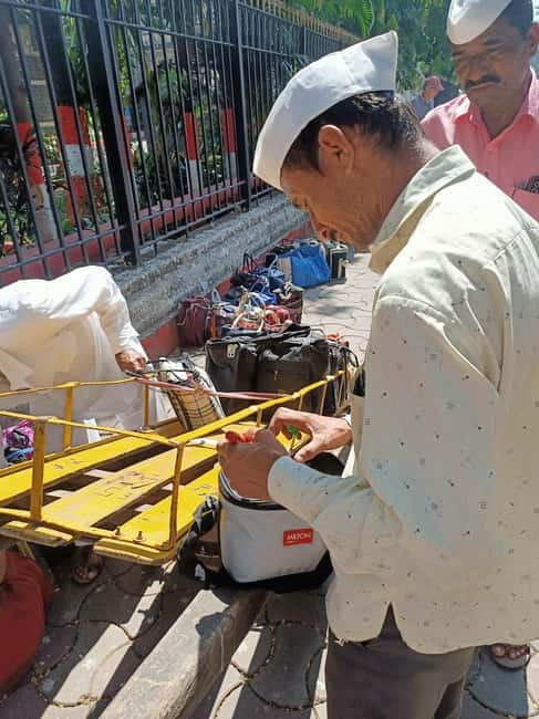 Best Combo Tour: Dabbawalas, Dhobi Ghat and Slum with Train - Dhobi Ghat: Open-Air Laundry and Hand Work in Concrete Troughs