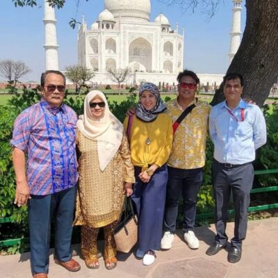 Book Govt. Approved Tour Guide For Taj Mahal & Fort - Taj Mahal Walkthrough: Focus on the Details That Matter