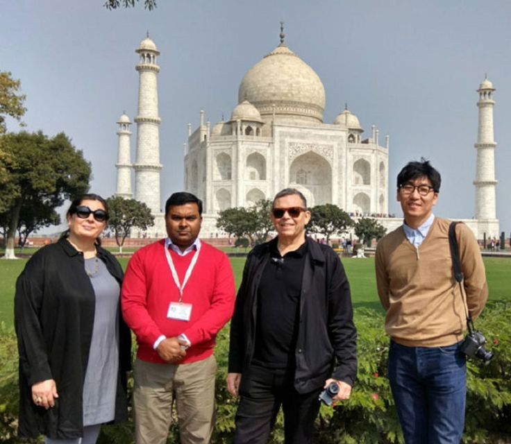 Book Govt. Approved Tour Guide For Taj Mahal & Fort - Lunch Break: Plan for Good Food, Still Keep Your Budget Real