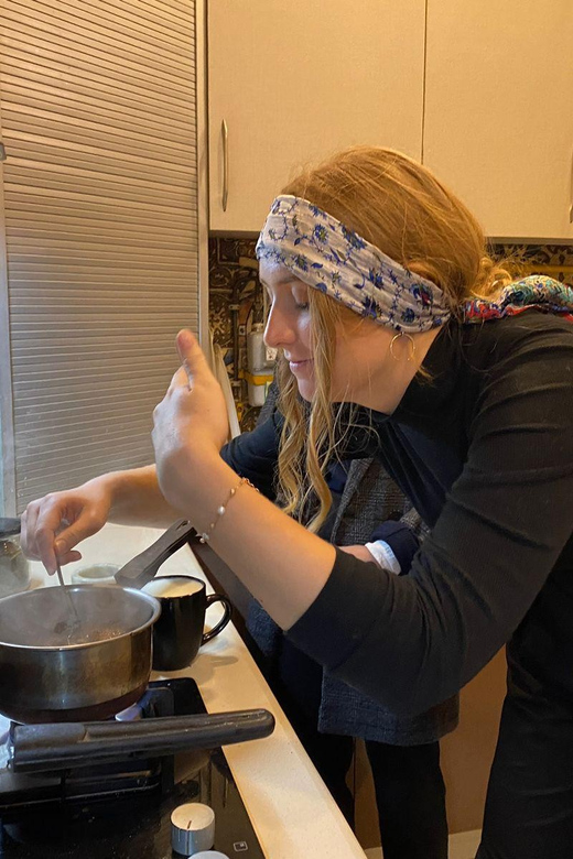 Chai Master Class - Savor Food in an Indian Family Home - The host experience: what “step-by-step” really means here