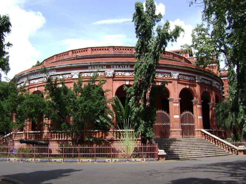 Chennai: Private Day Tour with Transportation and Tickets - Santhome Cathedral Basilica and St. George’s Cathedral to close the loop