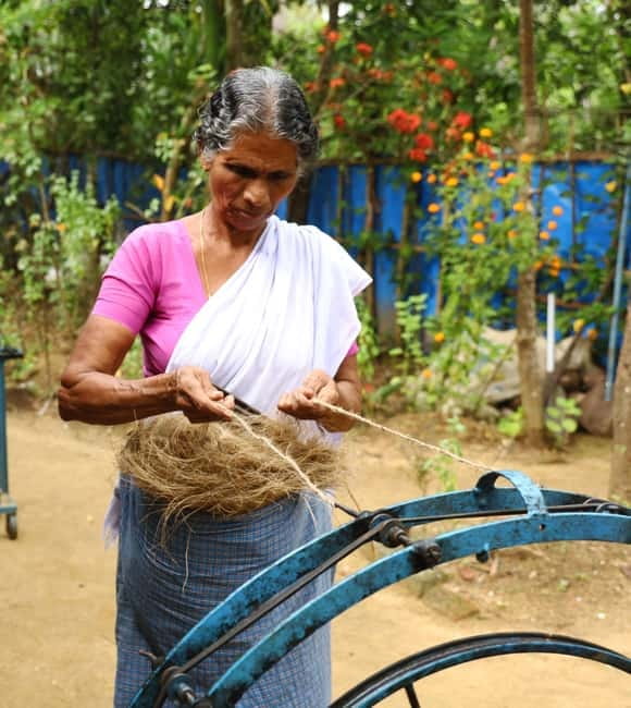 Cochin: Full-day Backwater Tour with Lunch and Evening Tea - Open Canoe in the Afternoon: Tighter Canals and Hands-On Village Work