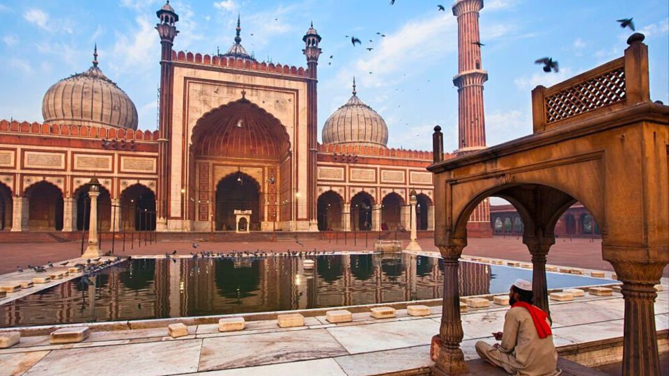 Delhi: 6-Hours Delhi Spiritual Sites With Famous Temples - Old Delhi First: Jama Masjid and the Setup for Chandni Chowk