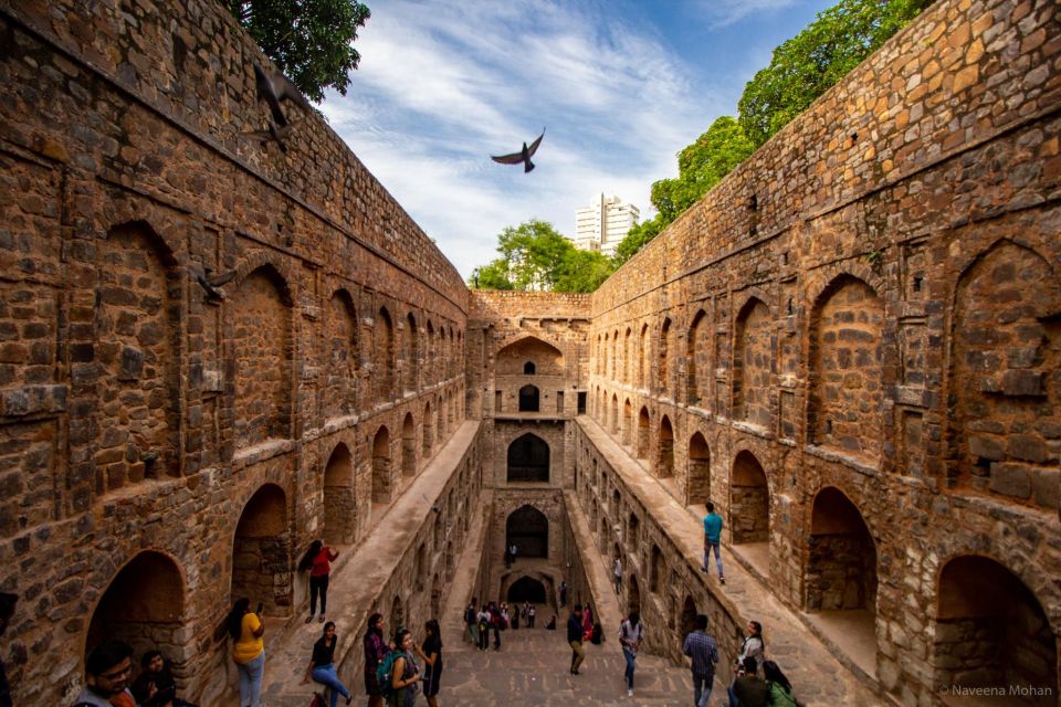 Delhi: Airport to Airport Guided Layover City Tour - Qutb Minar: the first UNESCO-grade wow moment