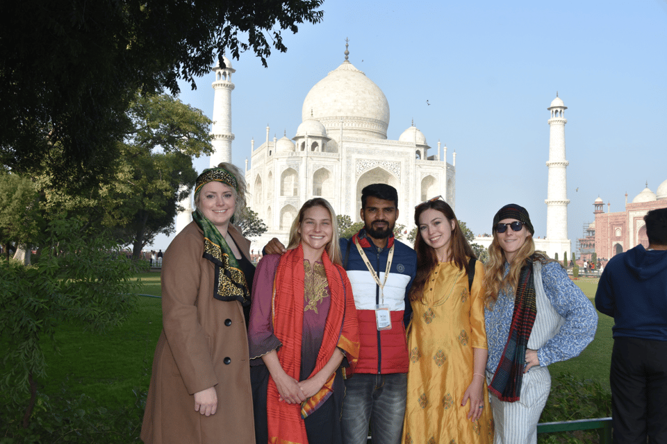 Delhi: Airport to Airport Layover Taj Mahal City Tour By Car - From Delhi layover to Taj Mahal: the 10-hour reality check