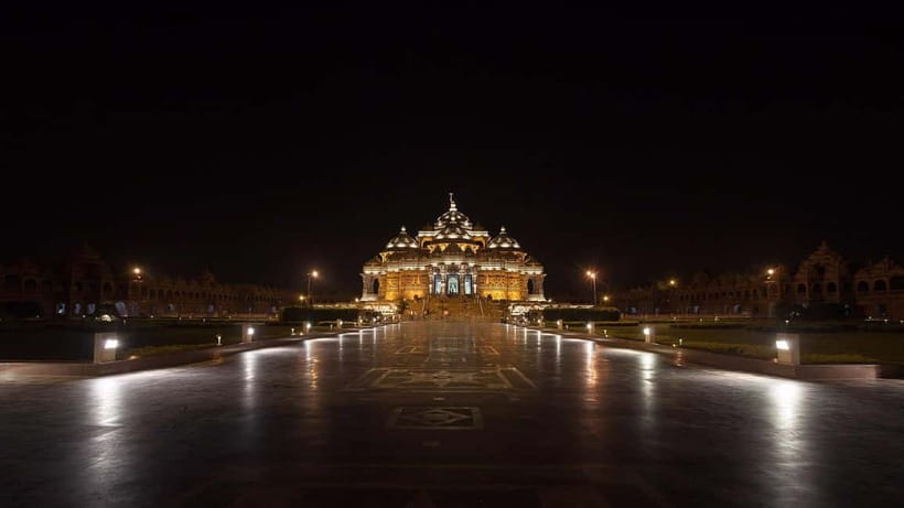 Delhi: Akshardham Temple Tour with Light and Water Show - Pickup, timing, and the temple rules that can trip you up