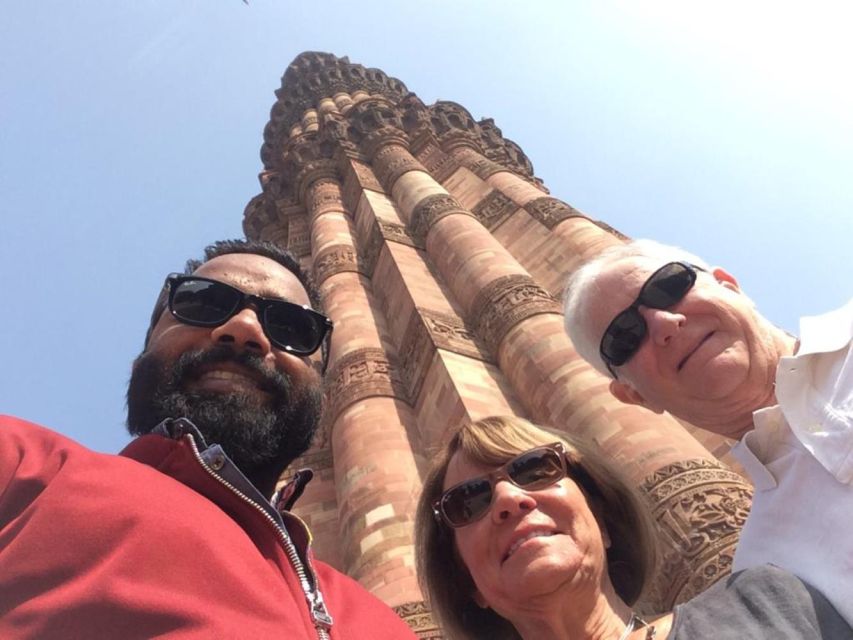 Delhi: City Tour of Old Delhi & New Delhi with Private Guide - India Gate and the big-government drive-by moment
