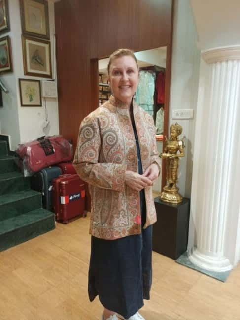 Delhi: Customized Shopping Tour with Female Consultant - Dariba Kalan: pearls, precious stones, and jewelry shopping