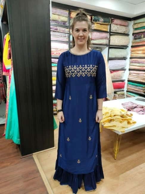 Delhi: Customized Shopping Tour with Female Consultant - Kinari Bazaar: borders, embellishments, and wholesale style finds