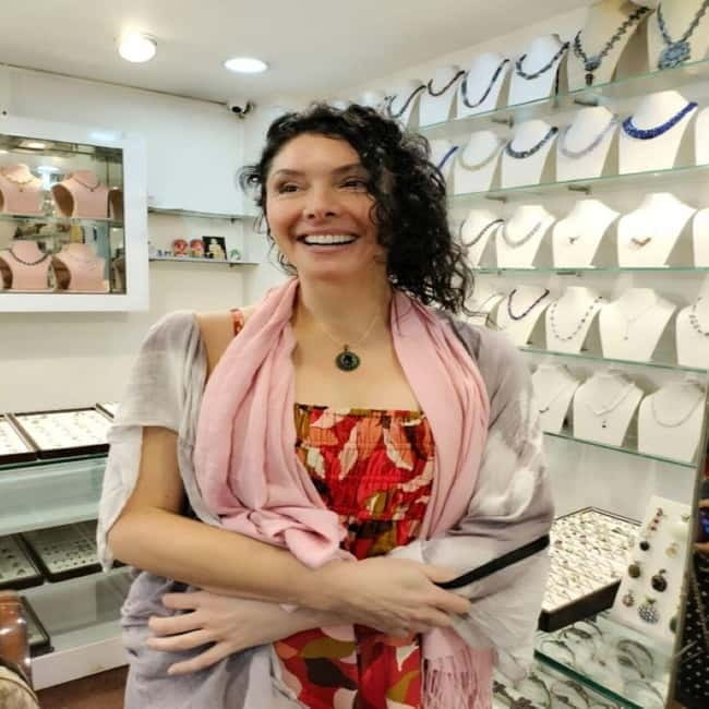 Delhi: Customized Shopping Tour with Female Consultant - Ballimaran: juttis, footwear styles, and non-branded value