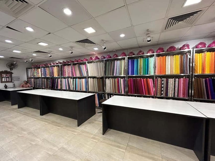 Delhi: Customized Shopping Tour with Female Consultant - Price and value: what $38 per person actually buys you