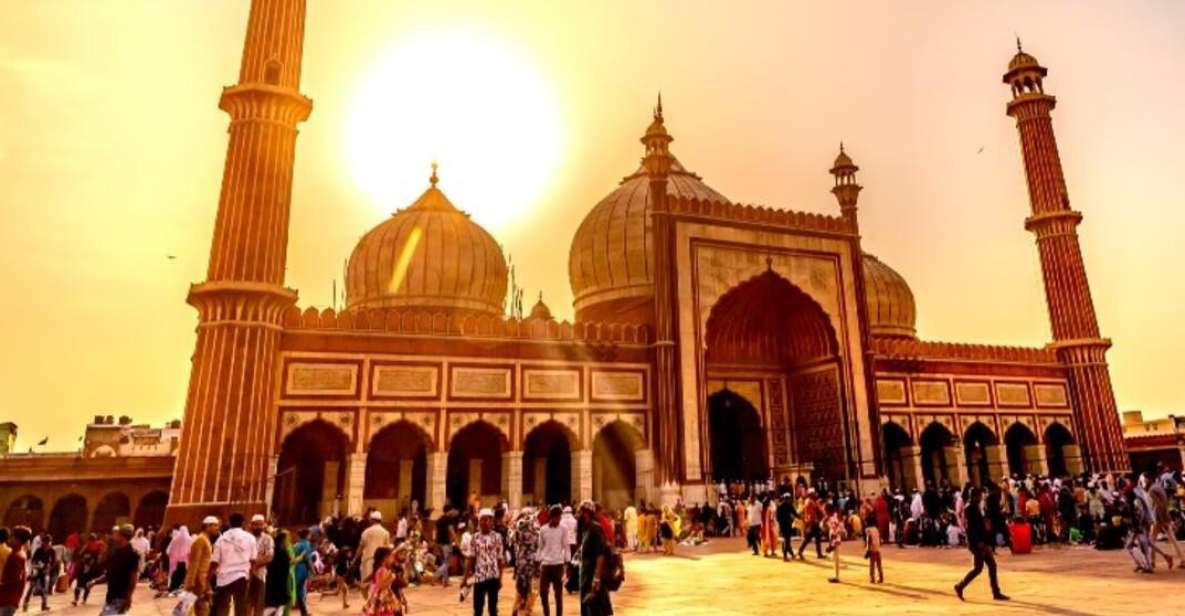 Delhi: Evening Tour of Old Delhi City with Guide - Cycle rickshaw ride: wrap up by feeling the city in motion