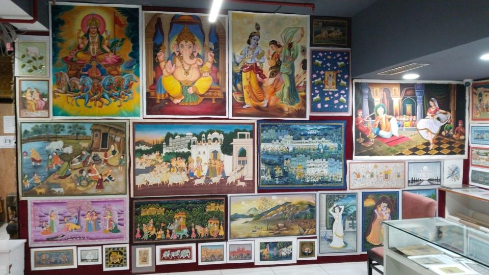 Delhi Exclusive Guided Shopping Tour in AC car and transfers - Art and Cottage Emporium: Big Choice, Serious Browsing