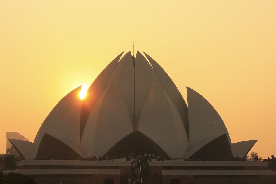 Delhi Half-Day Private City Tour with Car & Guide - Practical tips: shoes, photos, heat, and market boundaries