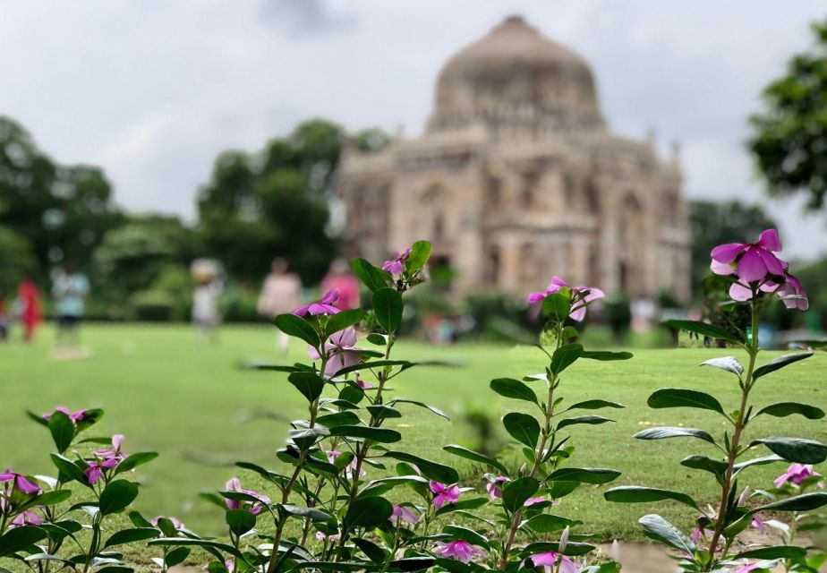 Delhi: Half-Day Private Guided City Sightseeing Tour - Skip ticket lines, but plan for entrance fees