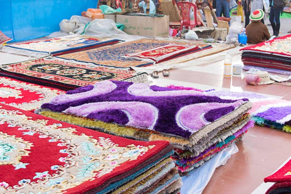 Delhi: Half day Shopping tour with guide by car. - Chandni Chowk: The Wholesale Powerhouse Built in the Mughal Era