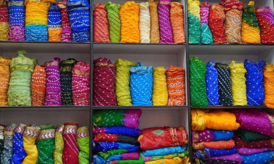 Delhi: Half day Shopping tour with guide by car. - Who This Tour Suits Best