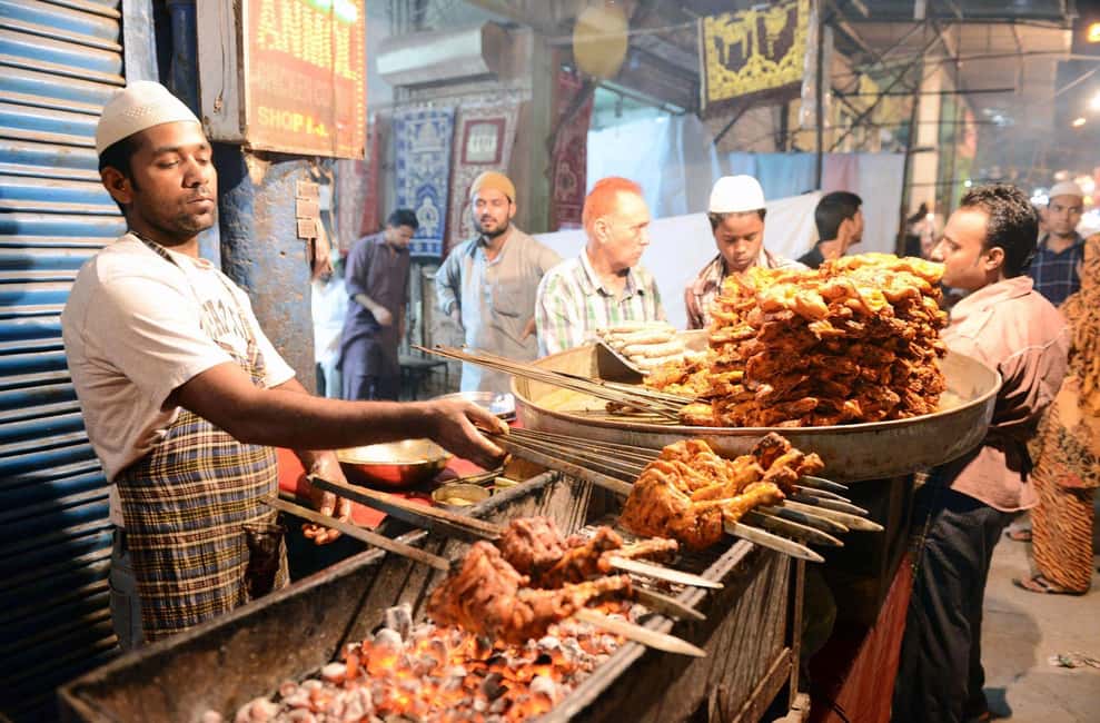 Delhi Markets: A Cultural Shopping Experience with an Expert - Why Delhi Markets Feel Personal Instead of Tourist-y