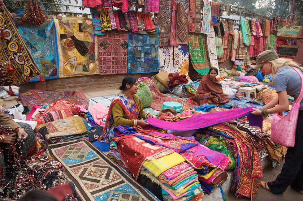 Delhi Markets: A Cultural Shopping Experience with an Expert - Kinari Bazaar: Wedding Accessories and the Art of Fine Trims
