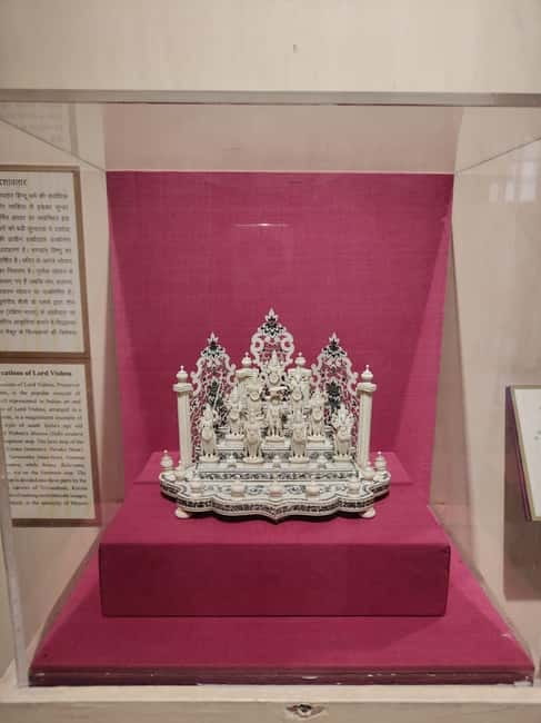 Delhi: National Museum Tour - Decorative Arts Gallery: jewelry, textiles, and craft memory