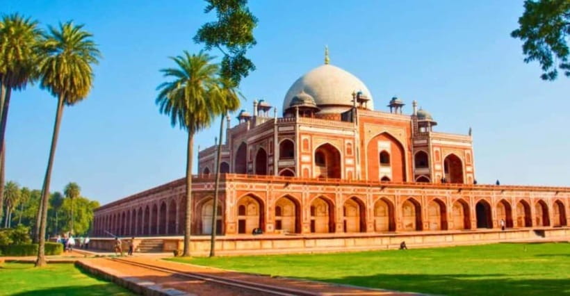 Delhi: Old and New Delhi Private City Tour by Car - How the Old Delhi to New Delhi route keeps the day manageable