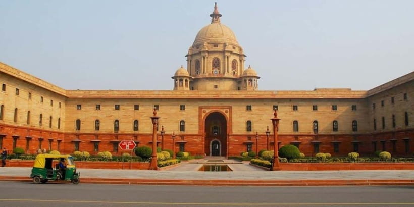 Delhi: Old and New Delhi Private City Tour by Car - Red Fort and Raj Ghat: quick stops that still land