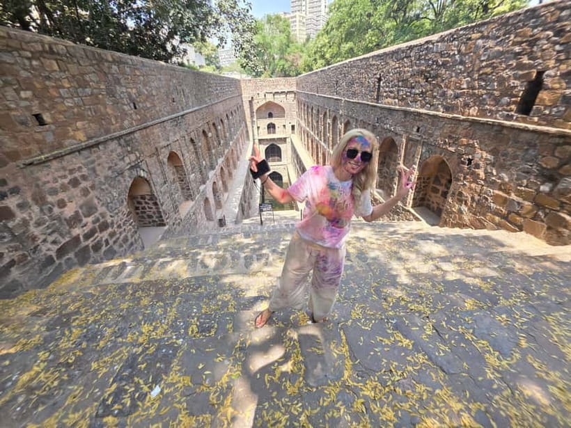 Delhi: Old And New Delhi Private Full Day & Half Day Tour - Khari Baoli and Chandni Chowk: street life, spice air, and photo-friendly moments